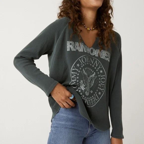 Daydreamer LA Ramones Crest Notch Neck Thermal Tee Size Medium - Picture 1 of 8